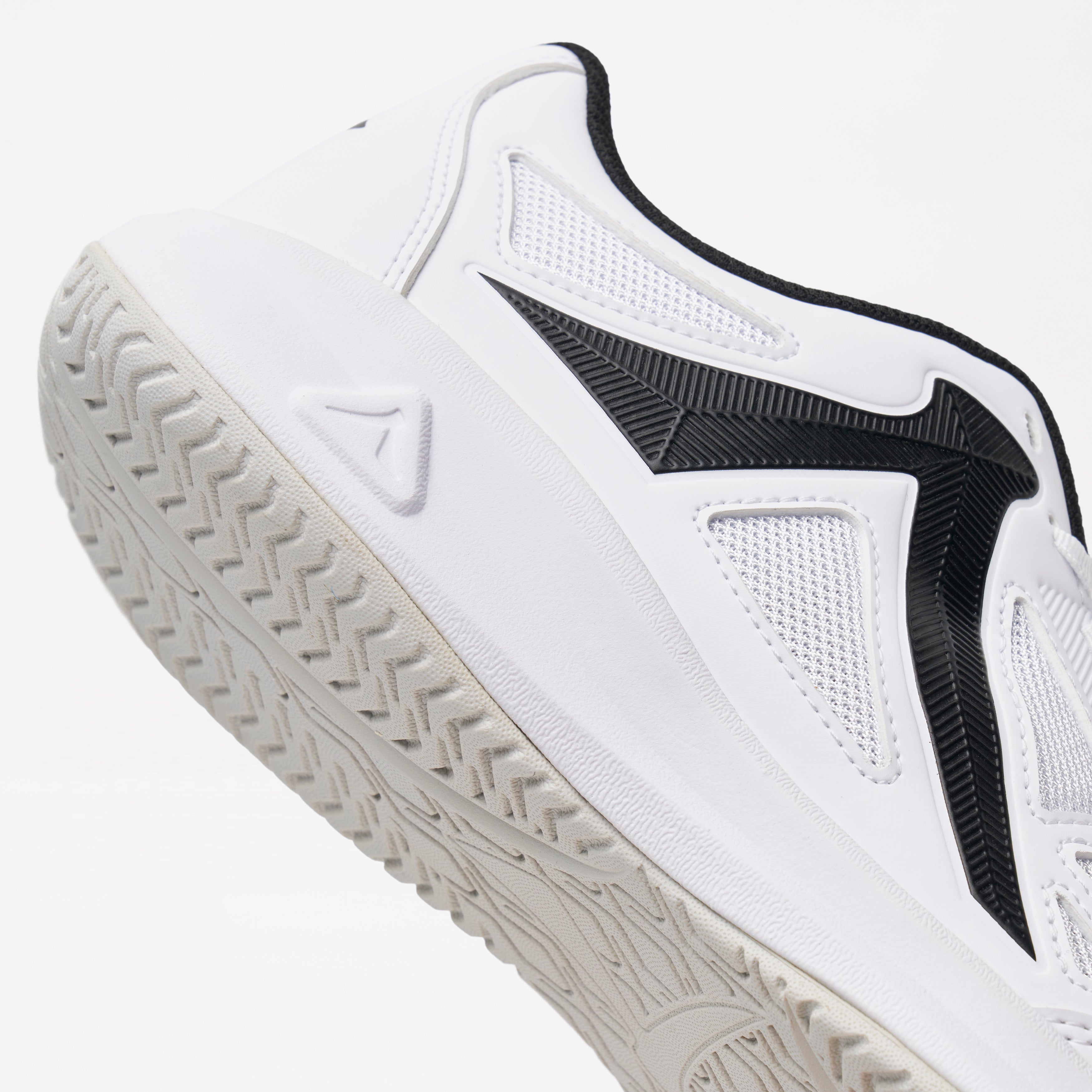 Takumi Hardcourt White / Black