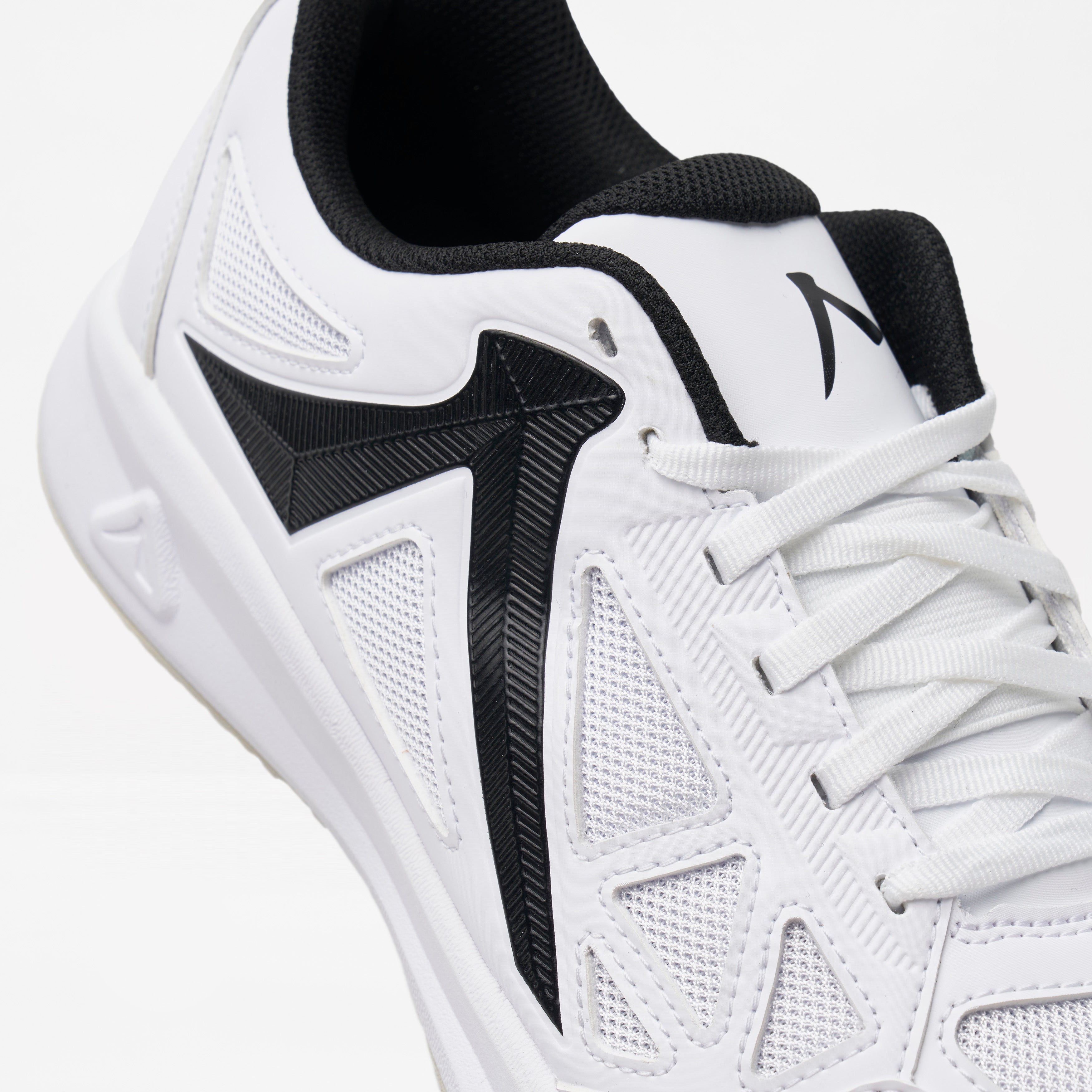 Takumi Hardcourt White / Black